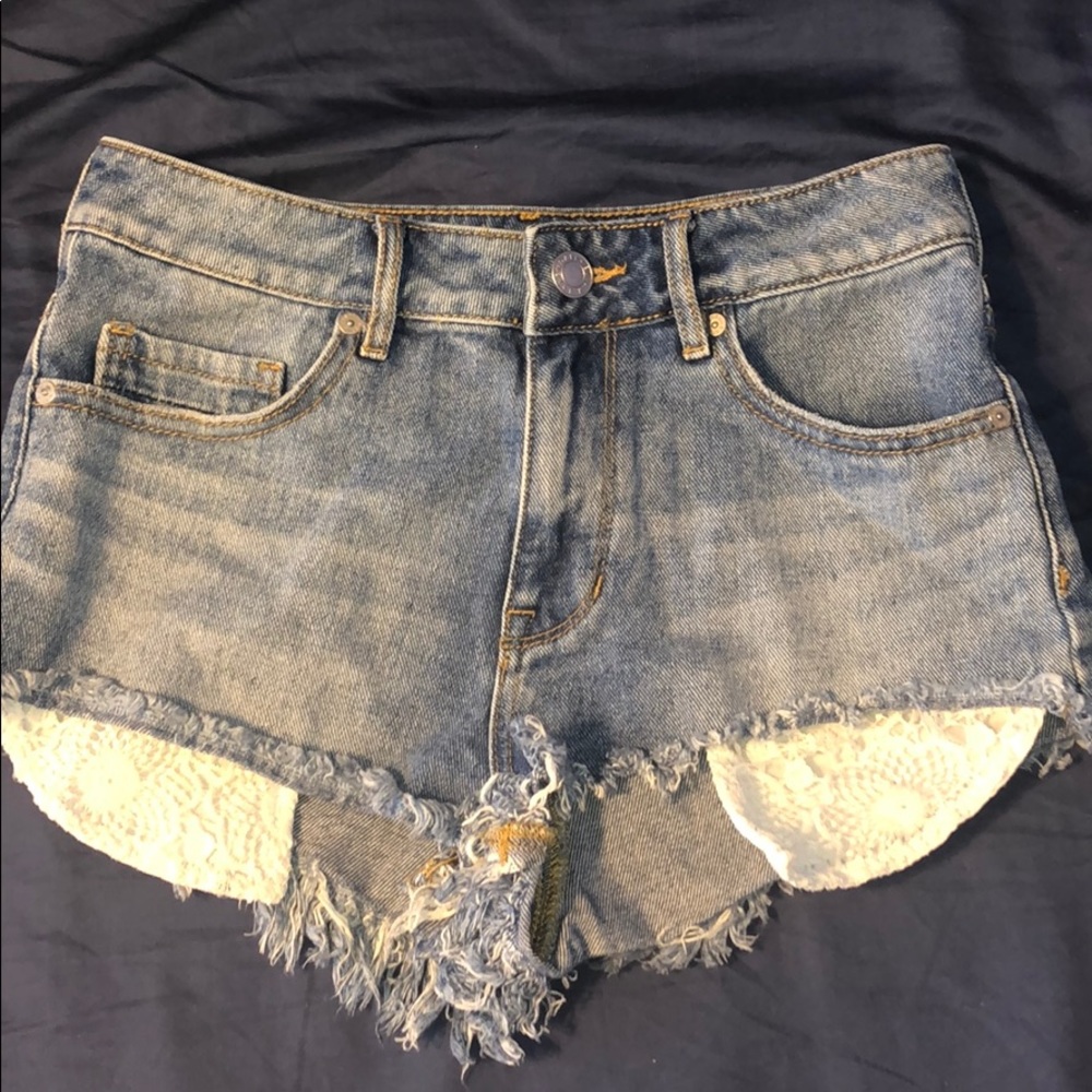 Kendall & Kylie Pacsun Shorts with lace
